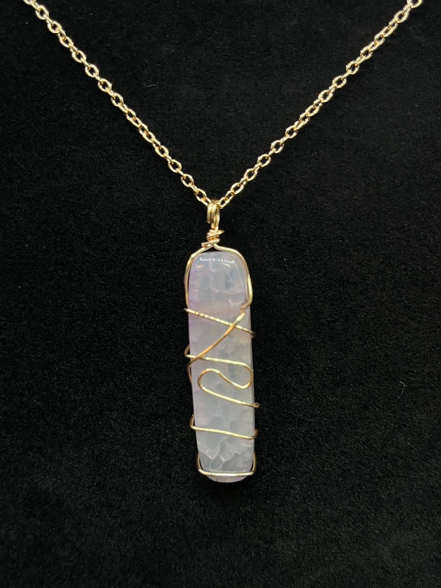 Agate wrapped pendant necklace